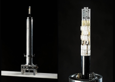 NMR probe (left) with miniaturised detector (right). In HiSCORE, such detectors will be combined with hyperpolarisation to acquire binding processes of substance candidates. (Photos: Markus Breig, KIT)