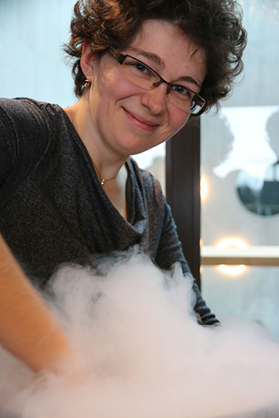 Kristýna Kantnerová received the METAS Award by the Swiss Chemical Society for her “outstanding and timely work in the field of metrology of clumped isotopes of nitrous oxide” at Empa. Image: Empa