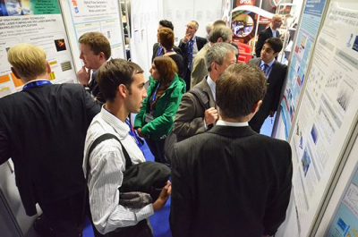 Poster session at one of the conferences at Photonex 游客在一个海报