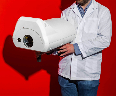 The hand-held scanner for hazardous substances identifies explosive, toxic and other hazardous substances in real time and shall help emergency personnel with on-site detections. ©M-Squared Lasers