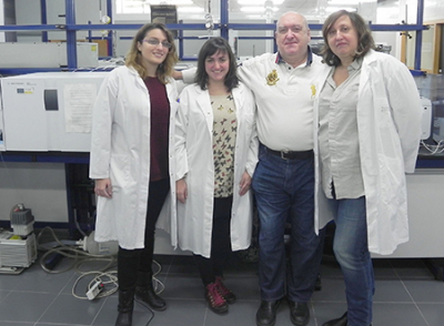 (Left to right) Úrsula Escrivá, María Jesús Andrés, Vicent Andreu and Yolanda Picó. 瓦伦西亚大学的研究人员的照片乌苏拉Escriva就职于玛丽亚耶稣Andres Vicent安德鲁和尤兰达皮科