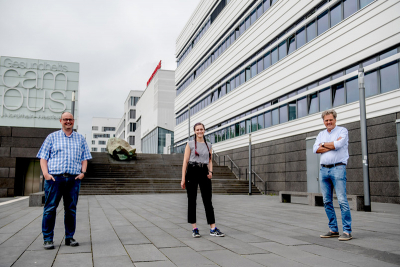 Frederik Großerüschkamp, Nina Goertzen and Klaus Gerwert (from left) are part of the research team. © RUB, Marquard