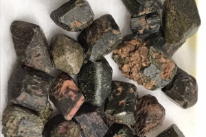 辉石矿物的照片